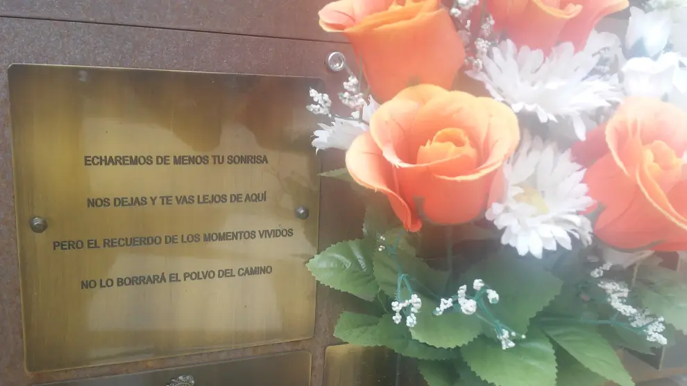 Textos de epitafios en el cementerio de Torrero