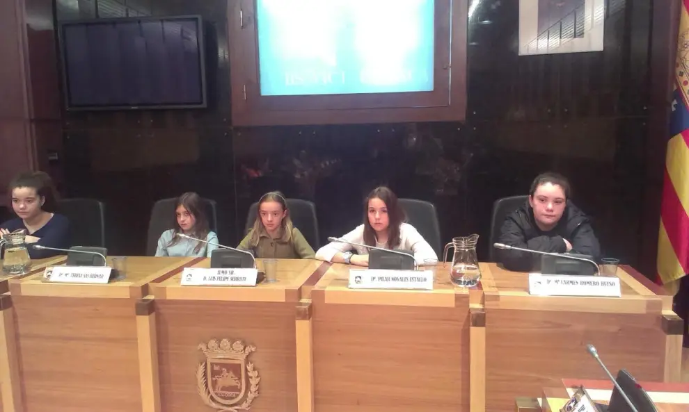 Pleno infantil en el Ayuntamiento de Huesca