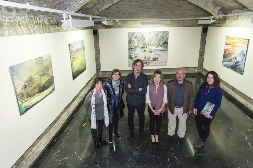 Pilar Rubio, Amparo Calatayud, Eduardo Lozano, Eugenia Ruiz, Joaquín Aladrén y María Pía Pablos, en una de las salas del Torreón Fortea.
