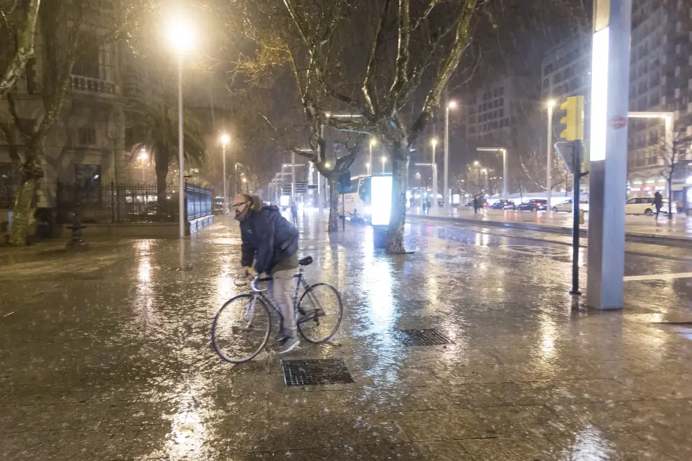 Tormenta para acabar el invierno en Zaragoza