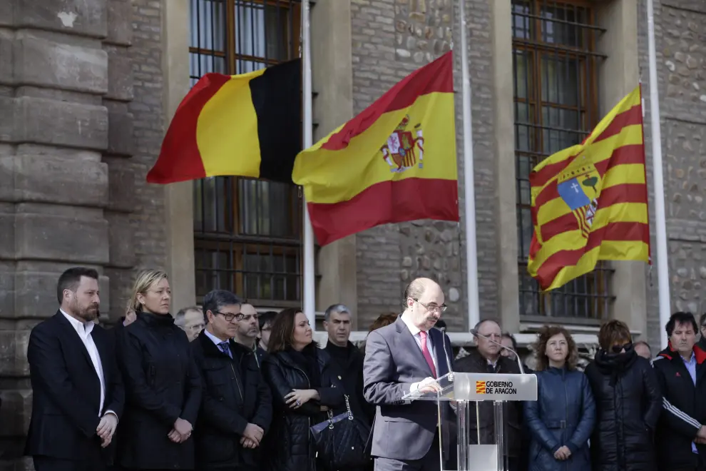 El Gobierno de Aragón guarda un minuto de silencio.