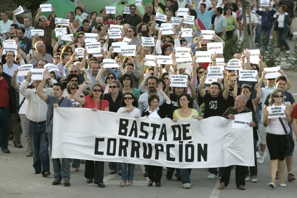 Manifestación anticorrupción de los vecinos de La Muela el 16 de mayo de 2009.