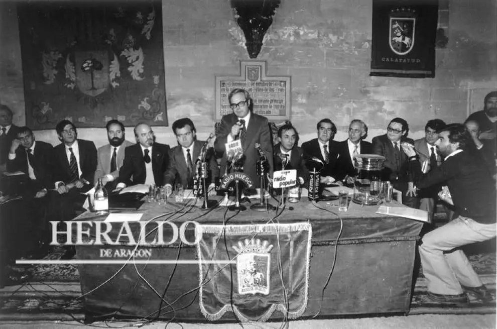 Asamblea histórica de parlamentarios aragoneses, en la iglesia de San Pedro de los Francos de Calatayud, el 9 de abril de 1978, en la que se constituye la primera Diputación General de Aragón.