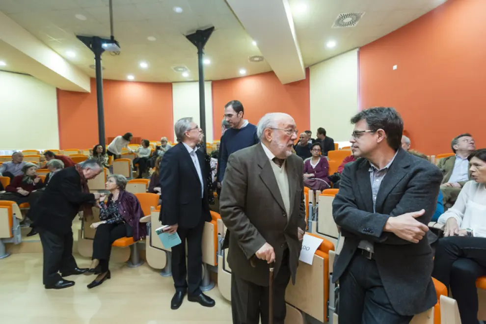 Merecido homenaje académico al profesor Eloy Fernández Clemente