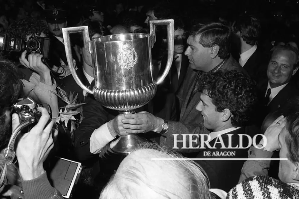 30 aniversario de la tercera Copa del Rey del Real Zaragoza. Juan Señor, el presidente Ángel Aznar y el entrenador Luis Costa
