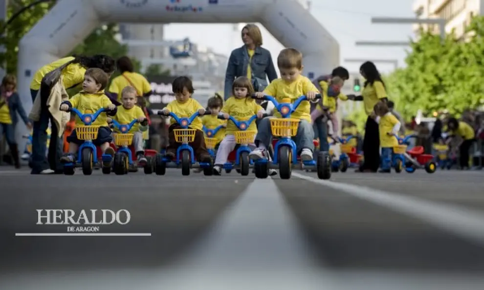 Los niños también son protagonistas en San Jorge, como en la Carrera de Triciclos de 2009