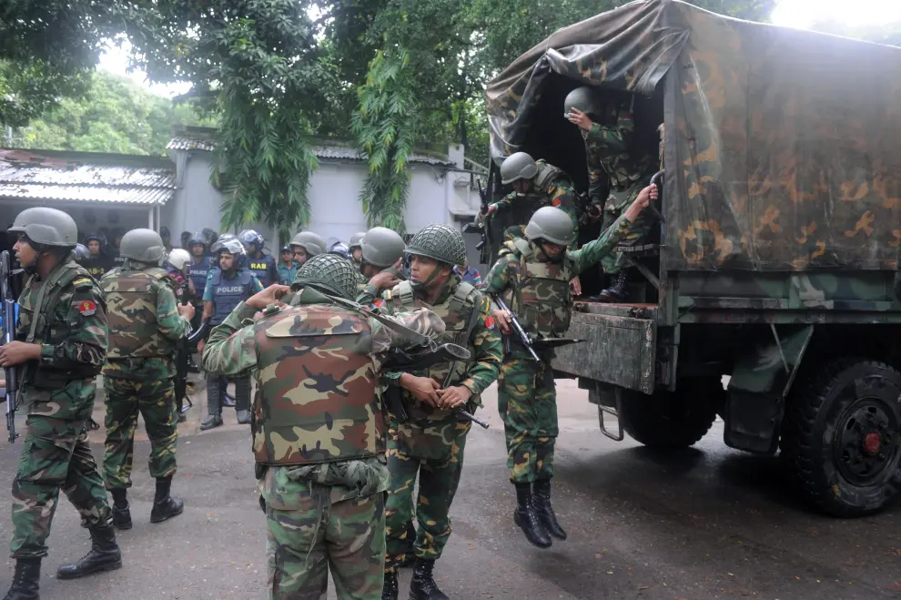 El asalto yihadista de Dacca causa 28 muertos, la mayoría rehenes extranjeros