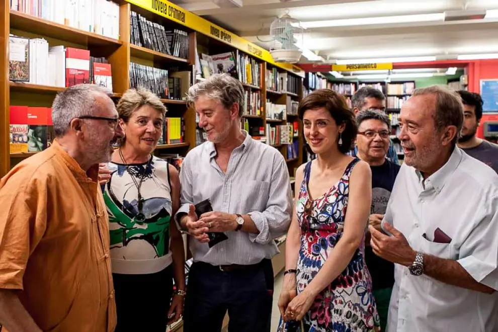 Paco Goyanes, Esperanza Abós, Pedro Santisteve, Irene Vallejo y Alfredo Arola, en la librería Cálamo.