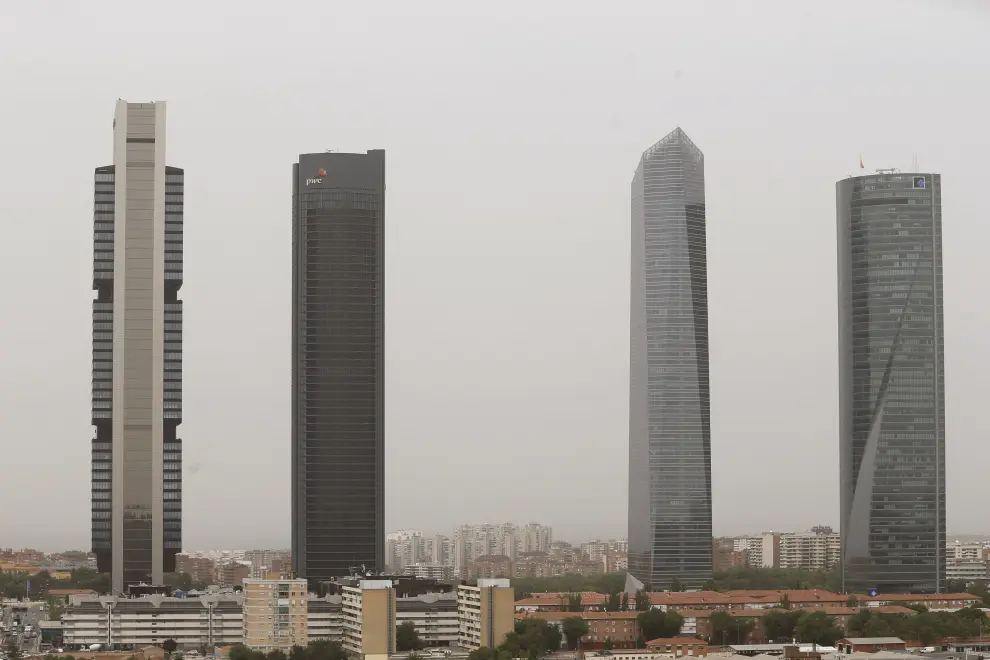 Cielo nuboso con altas temperaturas en Madrid.