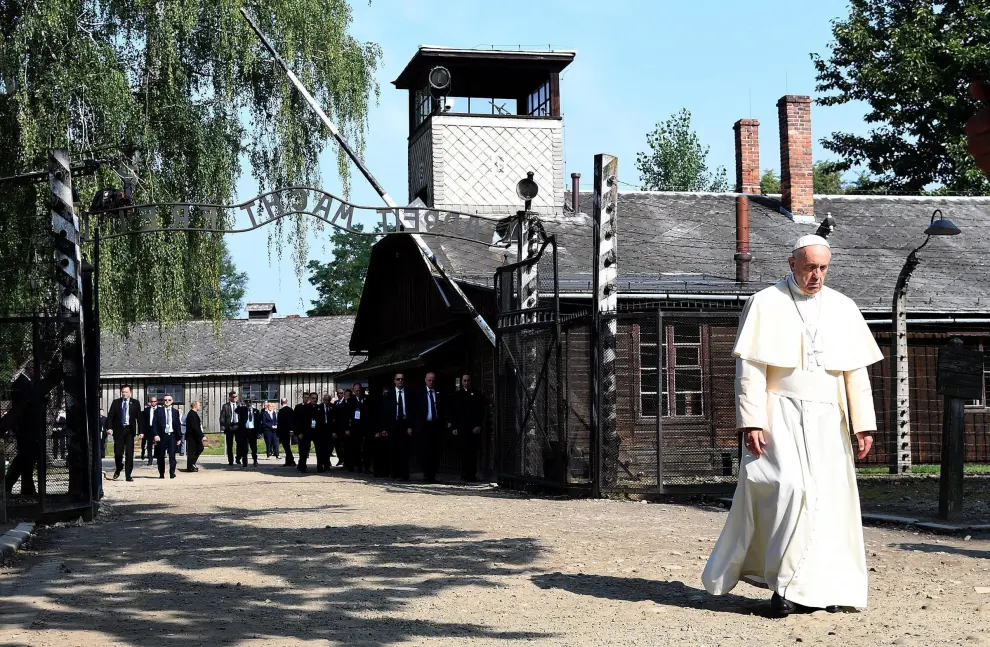 El Papa visita Auschwitz