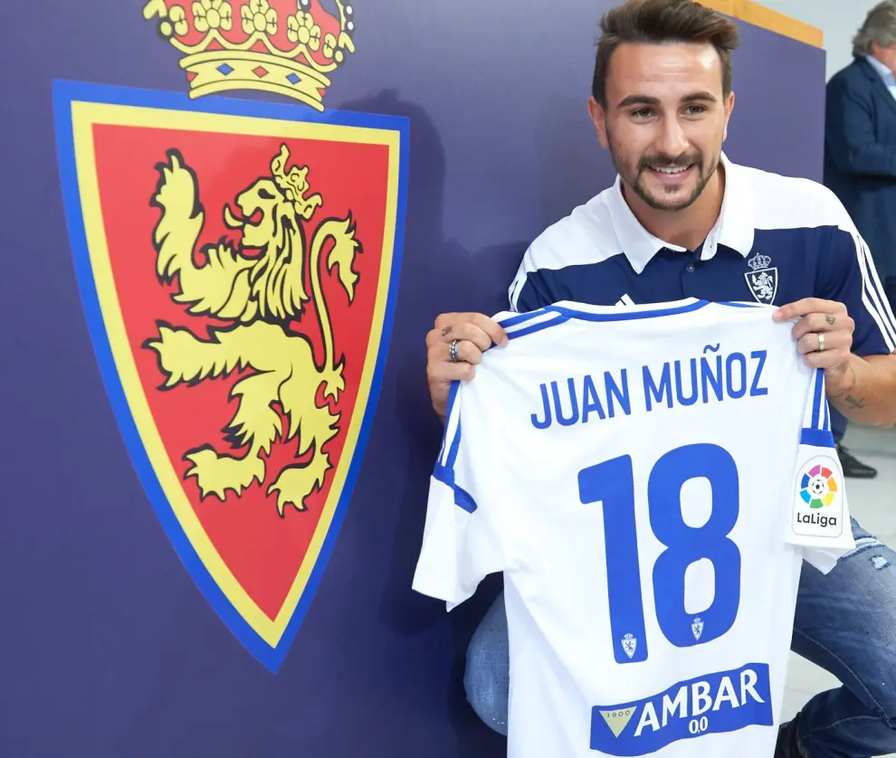 Presentación de Juan Muñoz como jugador del Real Zaragoza
