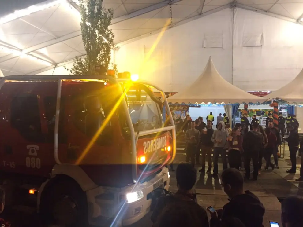 Una mujer, herida tras la caída de una viga en la Oktoberfest de Valdespartera