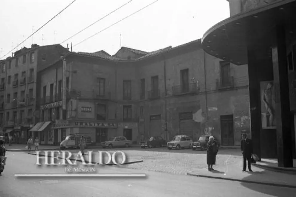 Palacio de Ariño, en la plaza con el mismo nombre, en la actual calle Jaime I de Zaragoza, ca. 1970. Fotografía incluida en el coleccionable 'Cómo hemos cambiado' que HERALDO DE ARAGÓN está regalando a sus lectores