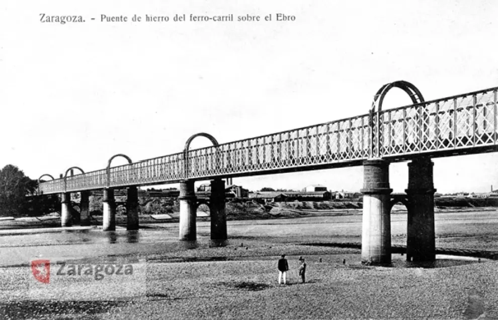 Puente del ferrocarril sobre el río Ebro, en 1910.