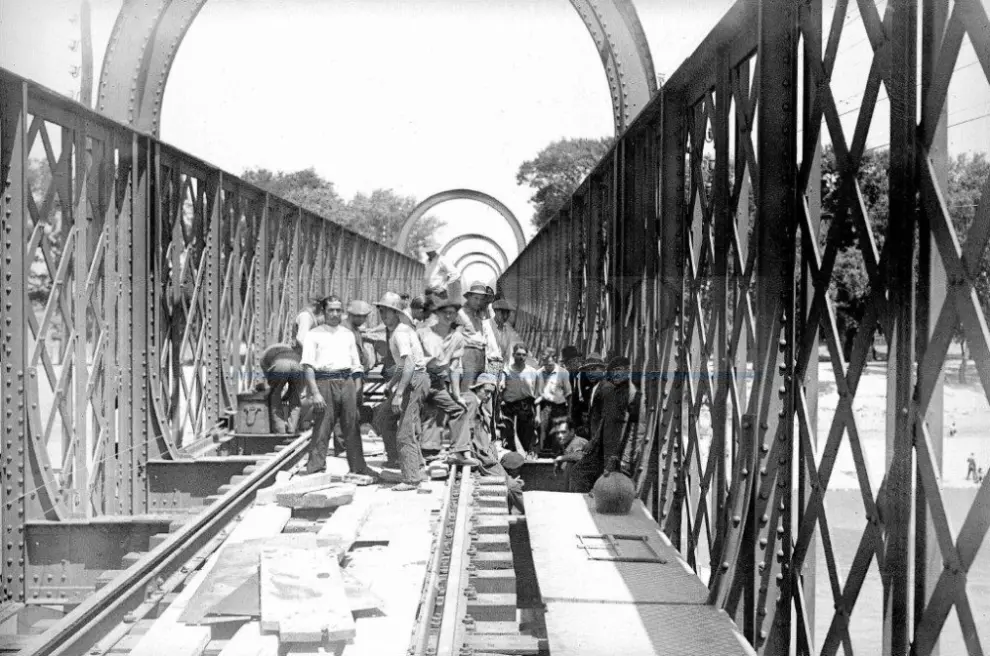 Puente del ferrocarril en 1930.