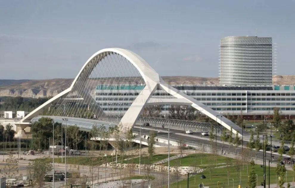 Imagen del puente del Tercer Milenio en 2008.