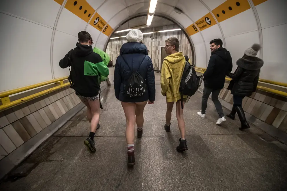 Decenas de ciudades se suman al día sin pantalones en el metro
