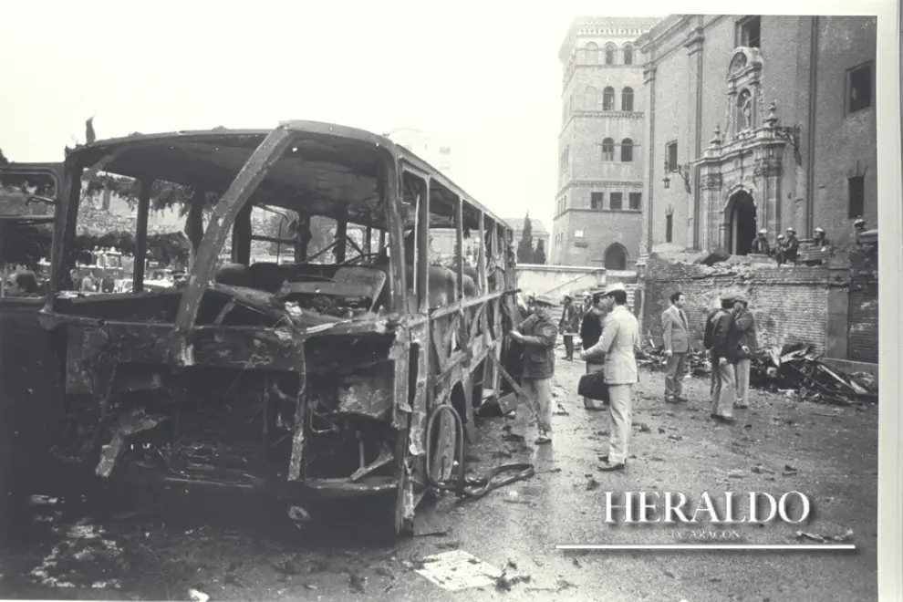 El 30 de enero de 1987 un autobús con personal y profesores de la Academia General Militar es alcanzado por la explosión de un coche bomba colocado por ETA junto a la iglesia de San Juan de los Panetes en Zaragoza.