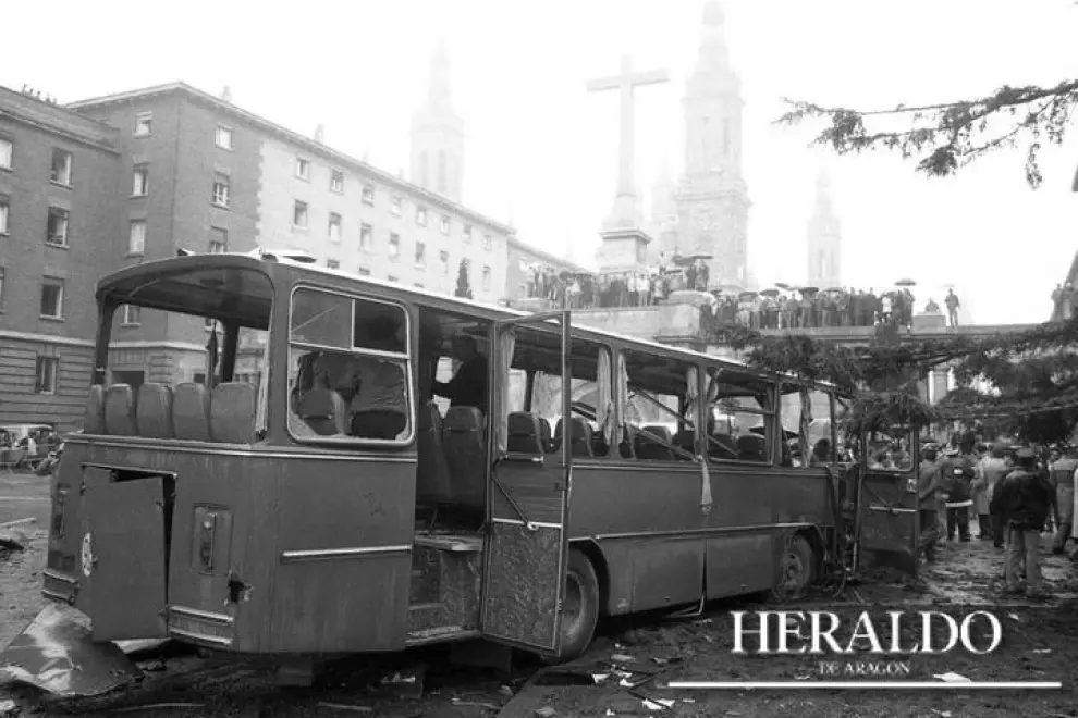 El 30 de enero de 1987 un autobús con personal y profesores de la Academia General Militar es alcanzado por la explosión de un coche bomba colocado por ETA junto a la iglesia de San Juan de los Panetes en Zaragoza.