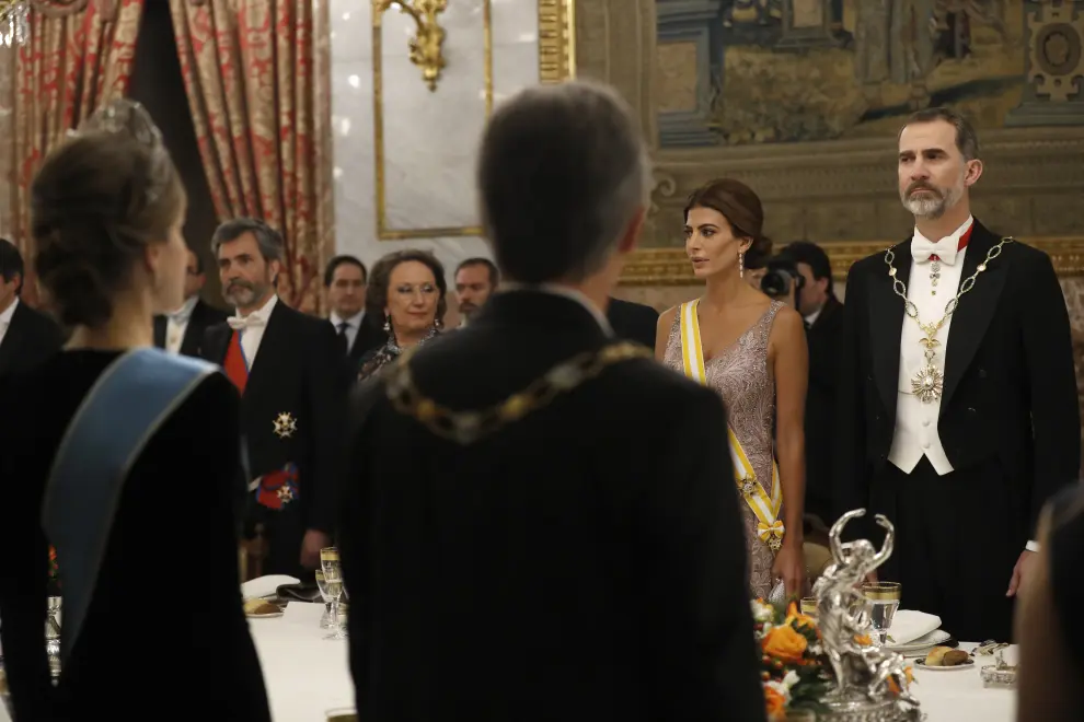 Cena de gala de los Reyes por la visita del presidente argentino y su esposa