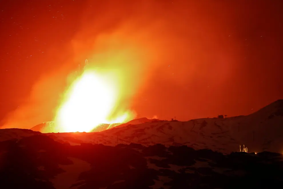 Erupción del volcán Etna en Sicilia