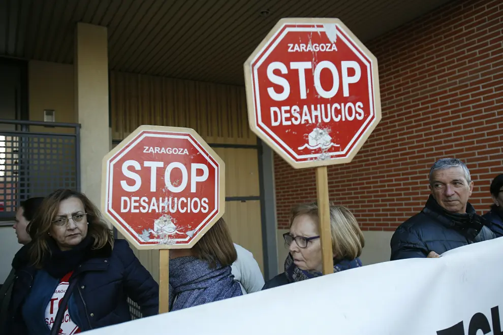 Imagen de una movilización contra un desahucio de cuatro familias en Santa Isabel.