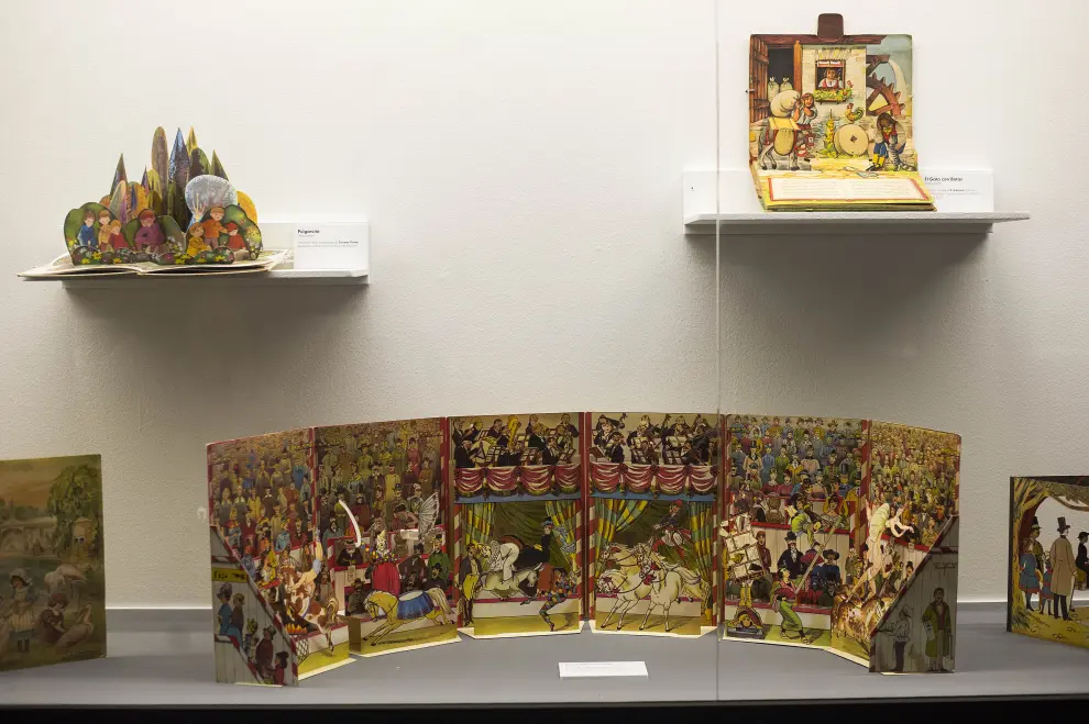 Los libros cobran vida en el Museo de Origami