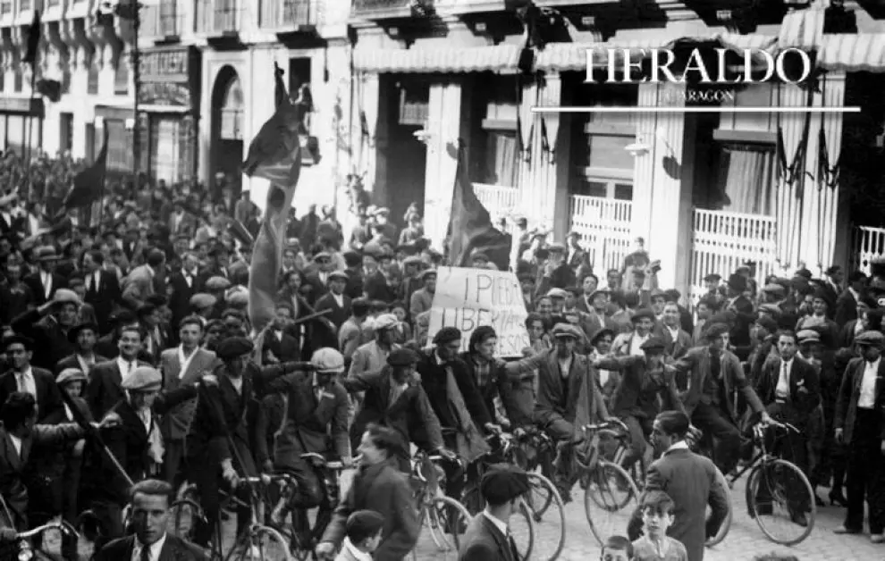 Manifestación pro amnistía para los presos por delitos políticos y sociales organizada por el partido radical el 29 de marzo de 1931 en Zaragoza.