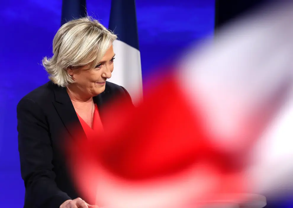 Le Pen reconoce la victoria de Macron