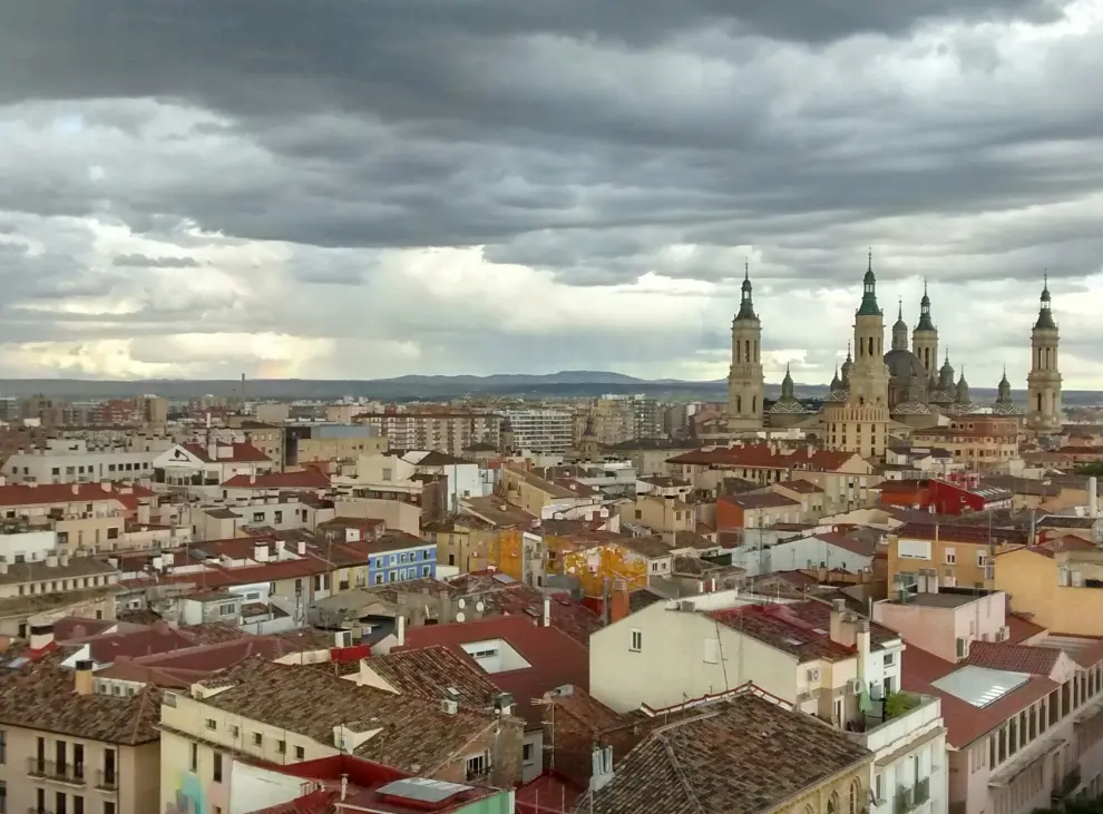 Tarde de tormenta desde San Pablo, en Zaragoza