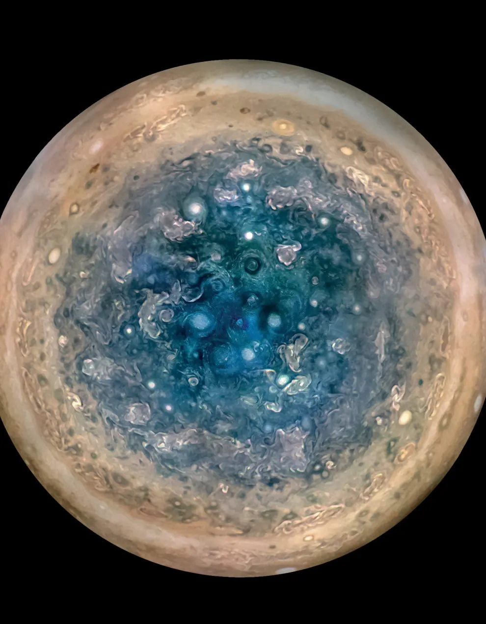 Las primeras imágenes de los polos de Júpiter.
