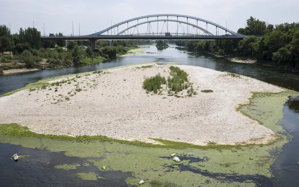 ZEC paraliza la reparación del azud del Ebro para reabrir el debate sobre su futuro