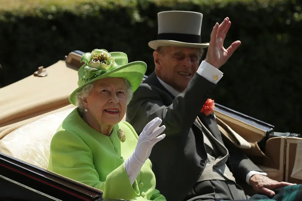 El príncipe Felipe y la reina Isabel II de Inglaterra.