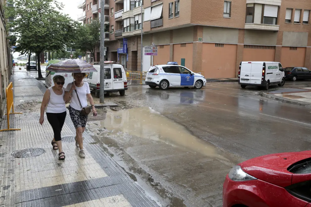 Los daños por lluvias obligan a cerrar un tramo de la avenida Monegros de Huesca