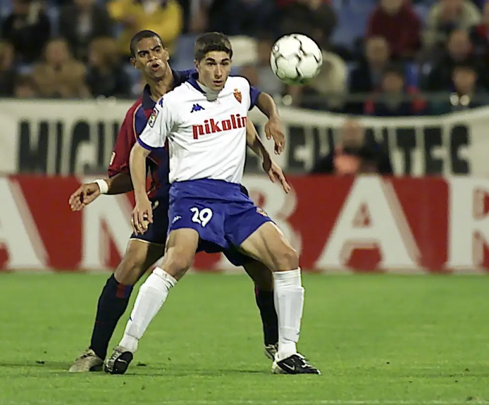 Debut con un caño a Reiziger. Ultimo partido del curso 2001-02. Cani debuta a lo grande ante el Barça.