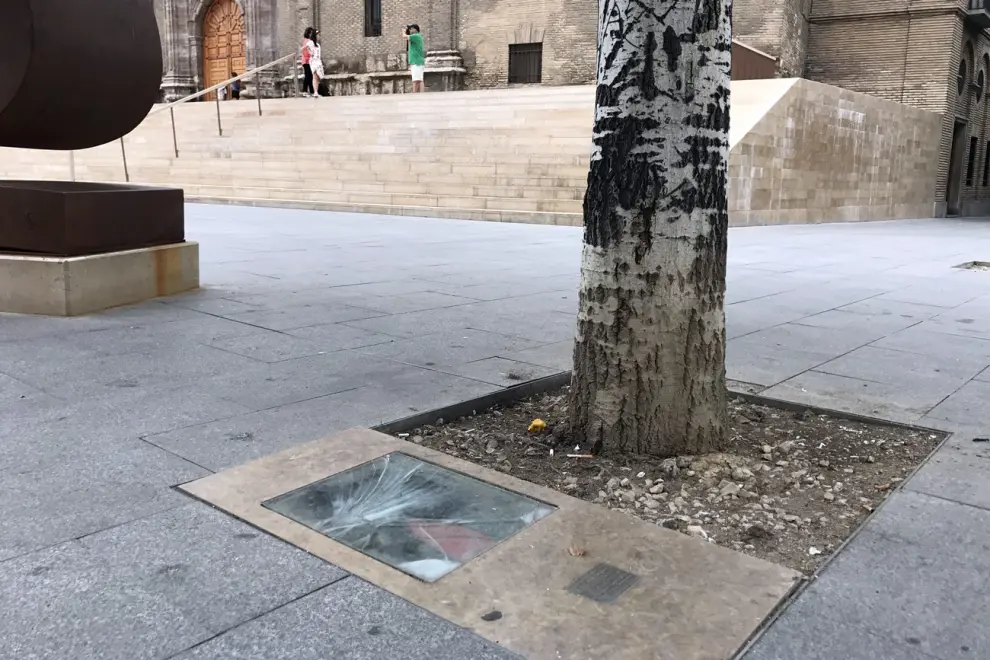 Las placas en homenaje a las víctimas de ETA siguen sin arreglarse