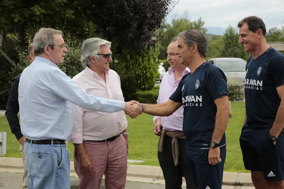 Los consejeros del Real Zaragoza visitan al equipo en Boltaña.