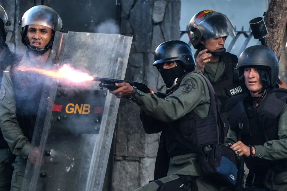 La primera jornada de la huelga opositora en Venezuela deja dos muertos y 150 detenidos