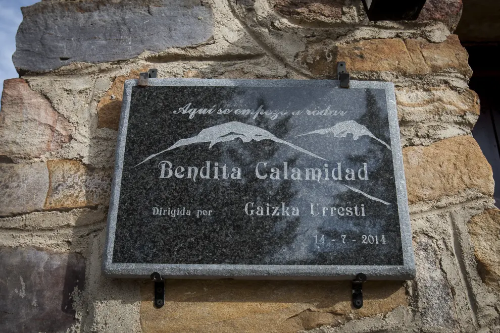 Placa conmemorativa del rodaje de 'Bendita Calamidad' de Gaizka Urresti