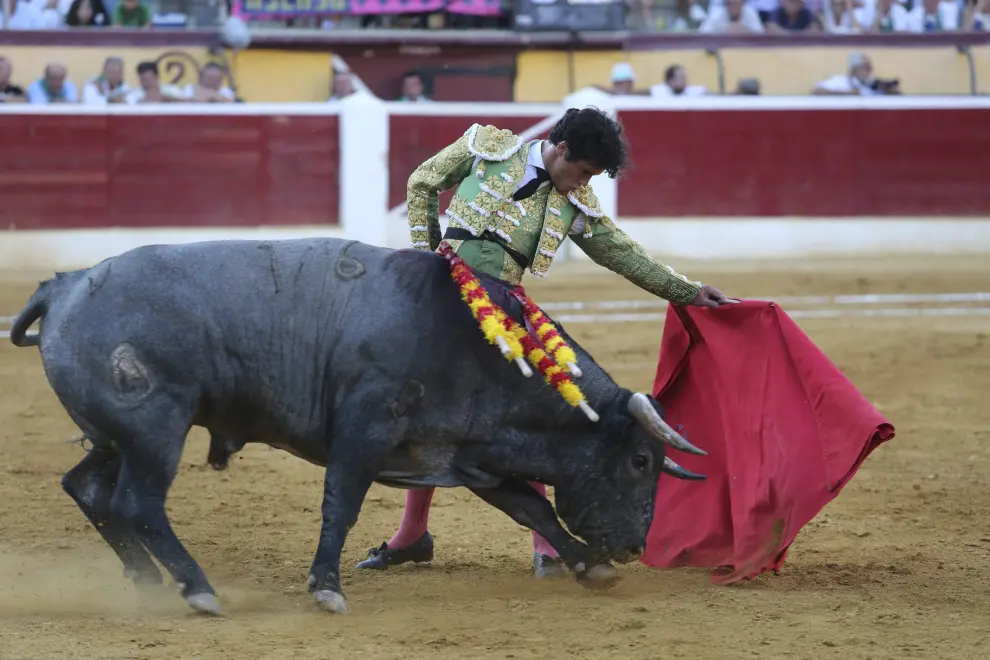 Una corrida en la plaza de toros de Huesca, en una foto de archivo.