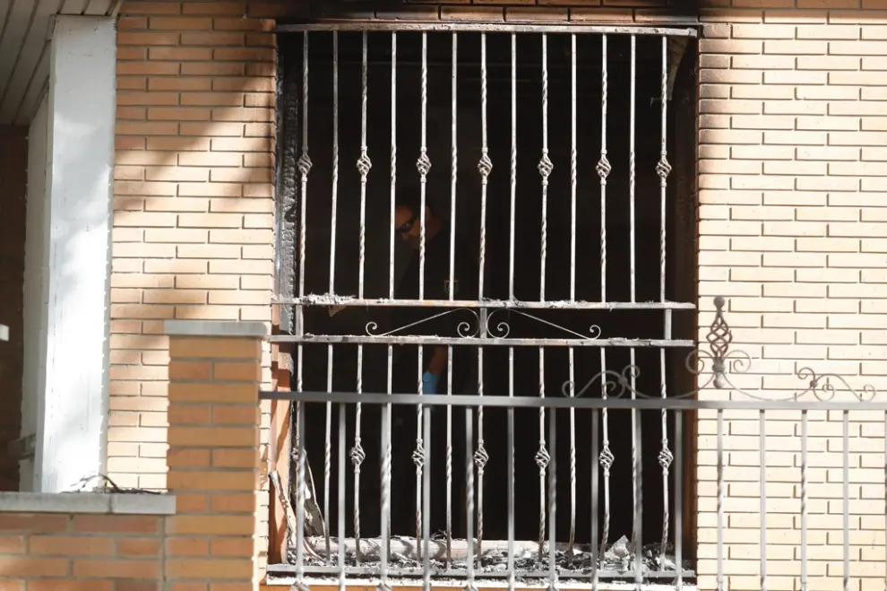 Dieciocho atendidos, entre ellos cinco niños, por un incendio en una vivienda en el barrio de La Paz
