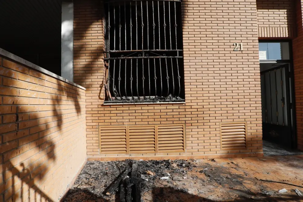 Dieciocho atendidos, entre ellos cinco niños, por un incendio en una vivienda en el barrio de La Paz