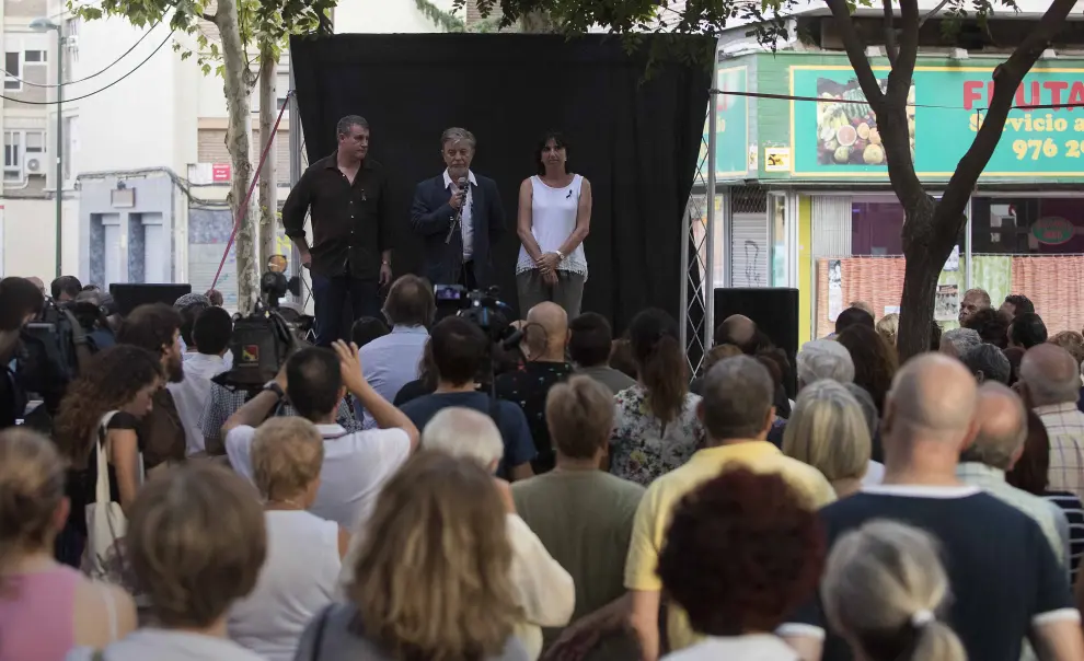 Concentración en el barrio de Jesús por los atentados de Barcelona y Cambrils