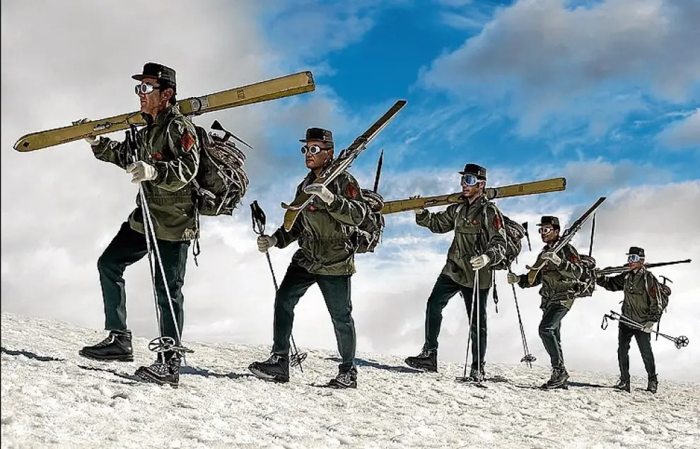 jordi bruPrimeros uniformes. La foto recrea los uniformes y el material de esquí  de los guardias del Greim a principios de los setenta.