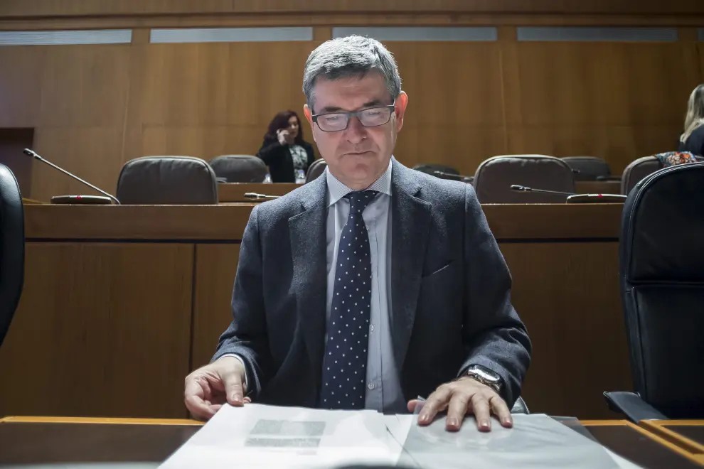 Vicente Guillén. Secretario general del PSOE-Teruel y consejero de Presidencia de la DGA. Ha perdido el control del partido en la provincia.