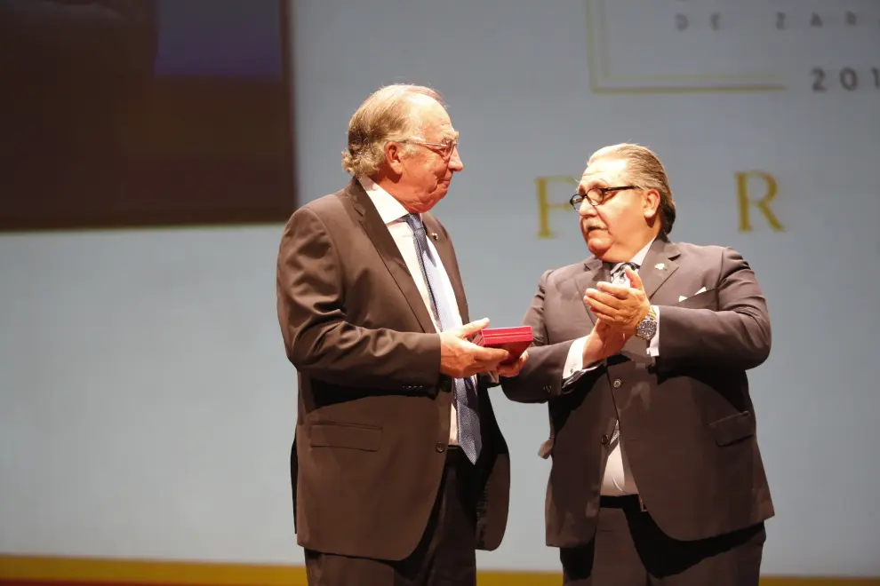 Amado Franco recibe la medalla de oro de la Cámara de Zaragoza