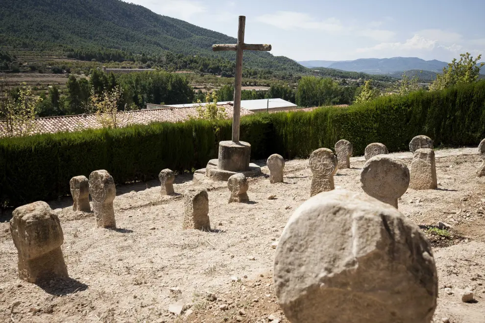 Estelas discoideas en el Cementerio Medieval