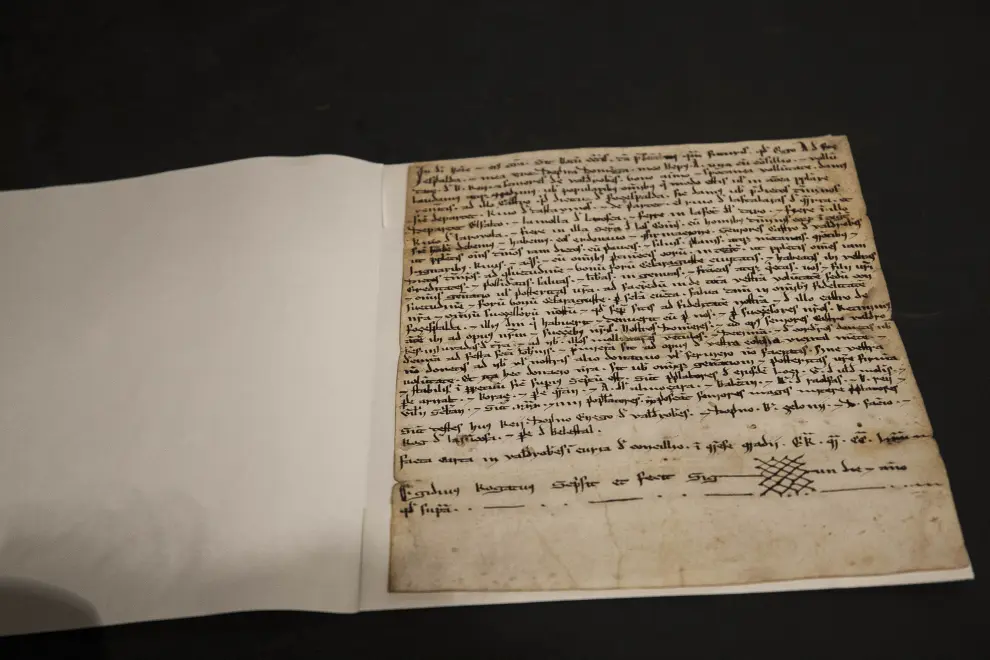 Pergamino de la carta de fundación de Fuentespalda, fechada en mayo de 1232