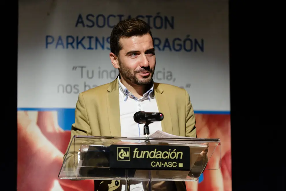 Roberto Isasi, director de marketing de HERALDO, agradeció el reconocimiento de la Asociación Párkinson Aragón.