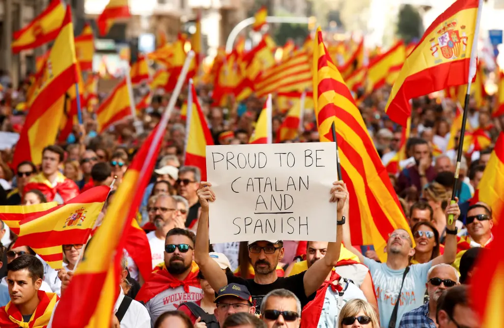 La "mayoría silenciosa" se manifiesta en Barcelona